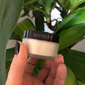 Laura Mercier translucent powder